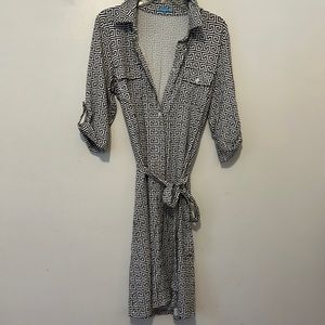 J. McLaughlin size Large Catalina cloth wrap dress in black & white pattern